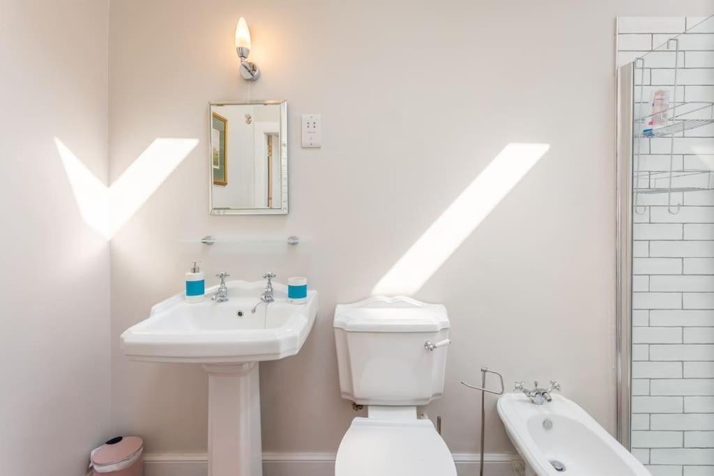 Stylish Self Contained Studio Near Glasgow Airport Apartment Lochwinnoch Ngoại thất bức ảnh